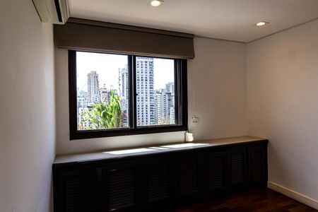 Apartamento à venda com 590m², 5 quartos e 5 vagasSuíte 1
