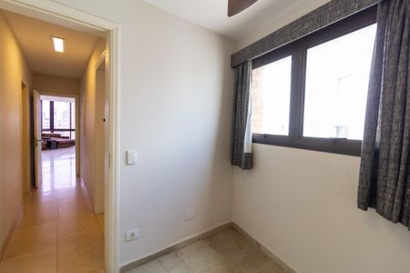 Apartamento à venda com 590m², 5 quartos e 5 vagasQuarto 2