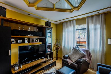 Casa à venda com 250m², 3 quartos e 3 vagasSala