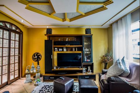 Casa à venda com 250m², 3 quartos e 3 vagasSala