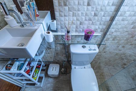 Casa à venda com 54m², 2 quartos e sem vaga Casa à venda com 54m², 2 quartos e sem vagaBanheiro