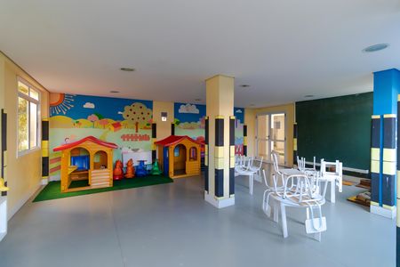 Apartamento para alugar com 60m², 2 quartos e 1 vaga Apartamento para alugar com 60m², 2 quartos e 1 vagaÁrea comum - Brinquedoteca