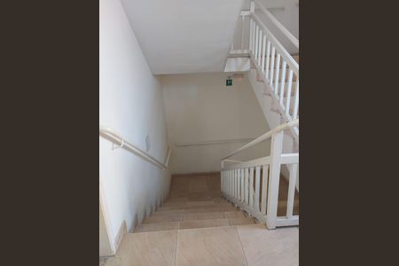 Apartamento para alugar com 44m², 2 quartos e 1 vagaEscada