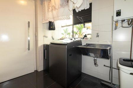 Apartamento à venda com 160m², 3 quartos e 2 vagas Apartamento à venda com 160m², 3 quartos e 2 vagasÁrea de Serviço