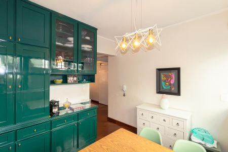 Apartamento à venda com 160m², 3 quartos e 2 vagas Apartamento à venda com 160m², 3 quartos e 2 vagasCopa