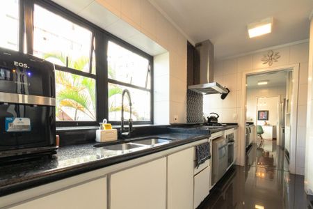 Apartamento à venda com 160m², 3 quartos e 2 vagas Apartamento à venda com 160m², 3 quartos e 2 vagasCozinha