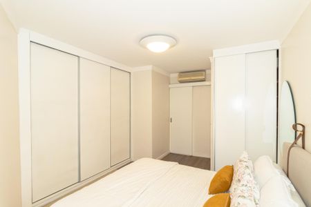 Apartamento à venda com 160m², 3 quartos e 2 vagas Apartamento à venda com 160m², 3 quartos e 2 vagasSuíte