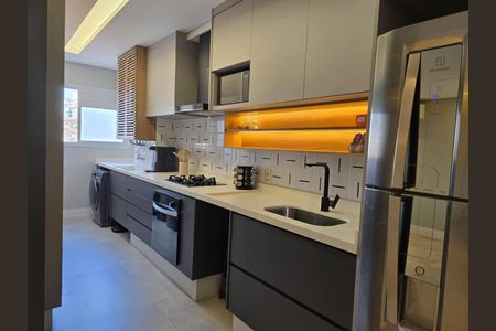 Apartamento à venda com 107m², 2 quartos e 2 vagasCozinha 