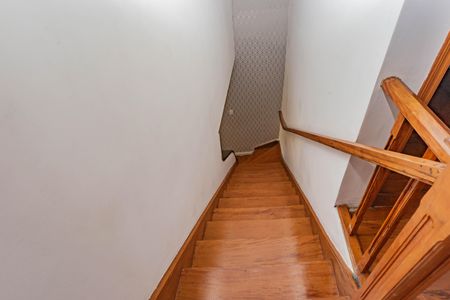 Casa para alugar com 160m², 3 quartos e 1 vagaEscada