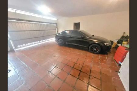 Casa à venda com 249m², 4 quartos e 4 vagas