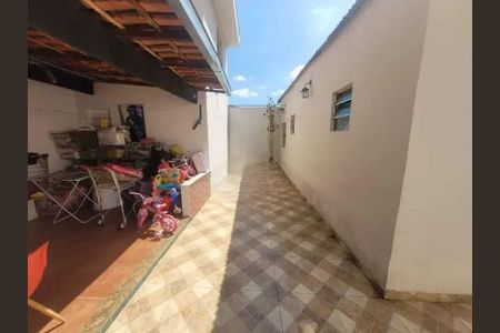 Casa à venda com 249m², 4 quartos e 4 vagas