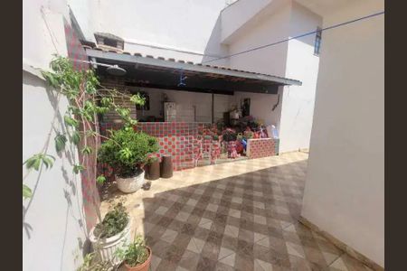 Casa à venda com 249m², 4 quartos e 4 vagas