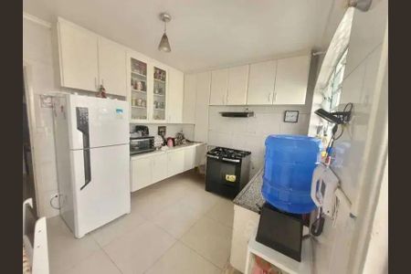 Casa à venda com 249m², 4 quartos e 4 vagas