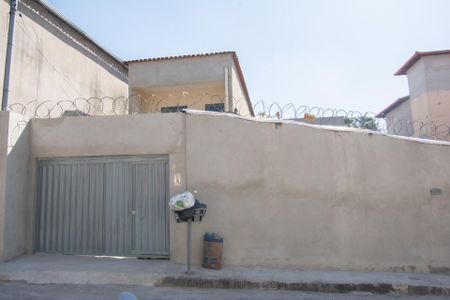 Casa para alugar com 200m², 3 quartos e 2 vagasFachada