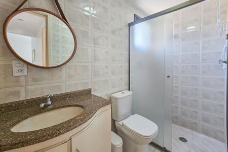 Apartamento para alugar com 70m², 2 quartos e 2 vagas Apartamento para alugar com 70m², 2 quartos e 2 vagasBanheiro
