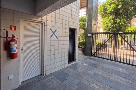 Apartamento para alugar com 240m², 3 quartos e 2 vagasÁrea Comum - Garagem com Área Comum - Quarto de Deposito Privativo do apartamento