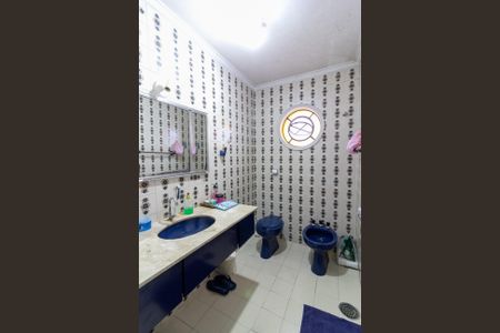 Casa à venda com 100m², 3 quartos e 2 vagasBanheiro da Suíte