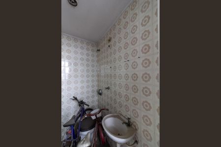 Casa à venda com 100m², 3 quartos e 2 vagasBanheiro de Serviço