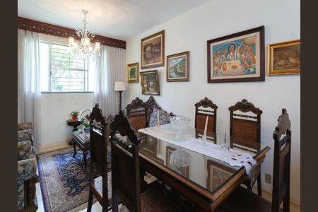 Casa à venda com 210m², 3 quartos e 2 vagas