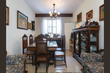 Casa à venda com 210m², 3 quartos e 2 vagas