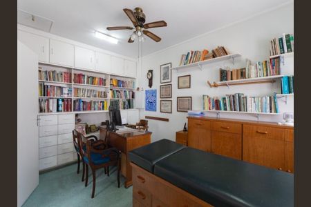 Casa à venda com 210m², 3 quartos e 2 vagas