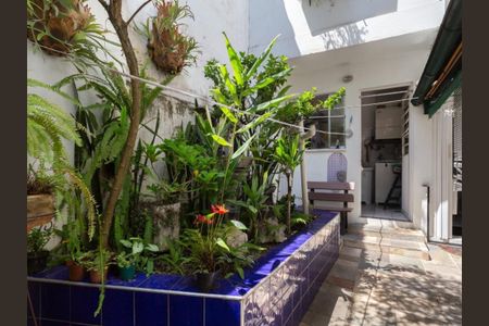 Casa à venda com 210m², 3 quartos e 2 vagas
