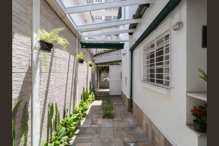 Casa à venda com 210m², 3 quartos e 2 vagas