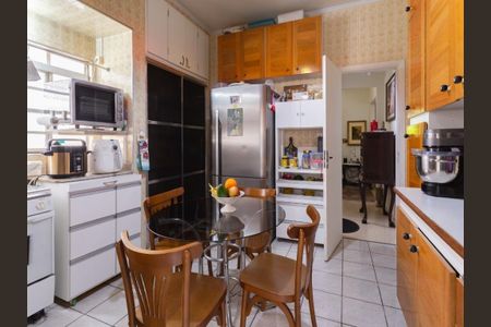 Casa à venda com 210m², 3 quartos e 2 vagas