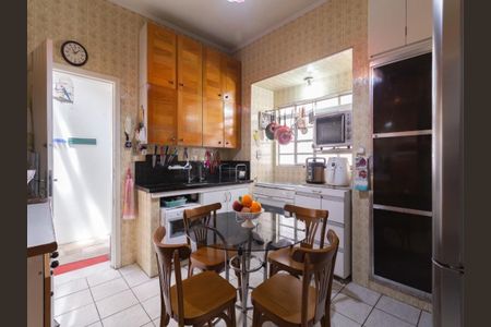 Casa à venda com 210m², 3 quartos e 2 vagas