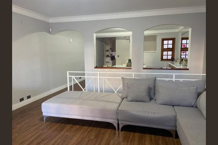 Casa à venda com 260m², 3 quartos e 3 vagas Casa à venda com 260m², 3 quartos e 3 vagasSala de Estar