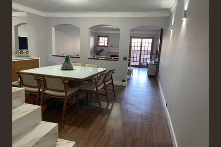 Casa à venda com 260m², 3 quartos e 3 vagas Casa à venda com 260m², 3 quartos e 3 vagasSala de Jantar