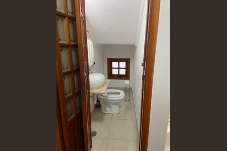 Casa à venda com 260m², 3 quartos e 3 vagas Casa à venda com 260m², 3 quartos e 3 vagasLavabo