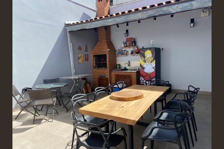 Casa à venda com 260m², 3 quartos e 3 vagas Casa à venda com 260m², 3 quartos e 3 vagasChurrasqueira