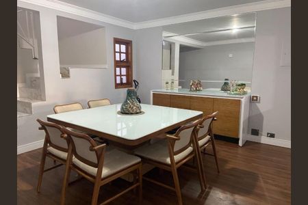 Casa à venda com 260m², 3 quartos e 3 vagas Casa à venda com 260m², 3 quartos e 3 vagasSala de Jantar