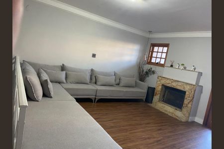 Casa à venda com 260m², 3 quartos e 3 vagas Casa à venda com 260m², 3 quartos e 3 vagasSala de Estar