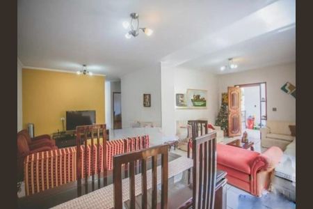 Casa à venda com 392m², 3 quartos e 6 vagas Casa à venda com 392m², 3 quartos e 6 vagasSala de Jantar