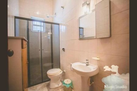 Casa à venda com 392m², 3 quartos e 6 vagas Casa à venda com 392m², 3 quartos e 6 vagasBanheiro