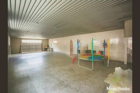 Casa à venda com 392m², 3 quartos e 6 vagas Casa à venda com 392m², 3 quartos e 6 vagasGaragem