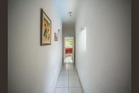 Casa à venda com 392m², 3 quartos e 6 vagas Casa à venda com 392m², 3 quartos e 6 vagasCorredor