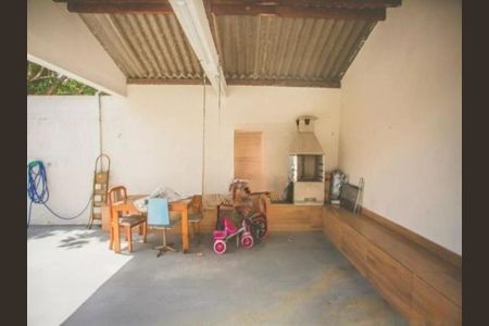 Casa à venda com 392m², 3 quartos e 6 vagas Casa à venda com 392m², 3 quartos e 6 vagasChurrasqueira