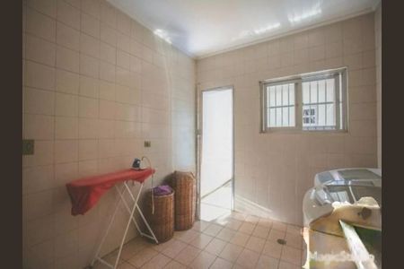 Casa à venda com 392m², 3 quartos e 6 vagas Casa à venda com 392m², 3 quartos e 6 vagasÁrea de Serviço