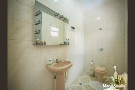 Casa à venda com 392m², 3 quartos e 6 vagas Casa à venda com 392m², 3 quartos e 6 vagasBanheiro