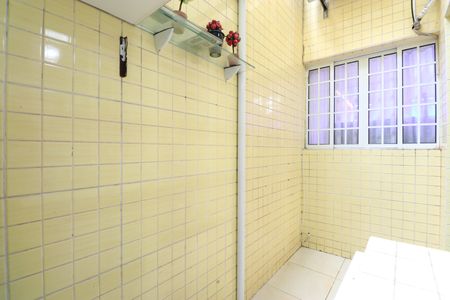 Casa à venda com 220m², 3 quartos e 1 vagaÁrea de Serviço