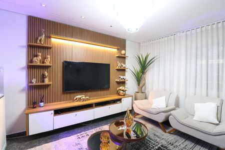 Casa à venda com 220m², 3 quartos e 1 vagaSala