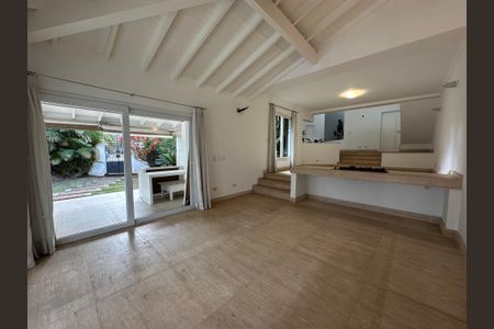 Casa de condomínio à venda com 1200m², 4 quartos e 4 vagasSala