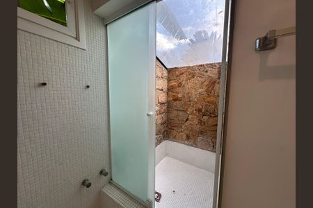 Casa de condomínio à venda com 1200m², 4 quartos e 4 vagasBanheiro da Suíte 2