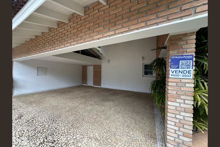 Casa de condomínio à venda com 1200m², 4 quartos e 4 vagasFachada