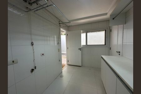 Casa de condomínio à venda com 1200m², 4 quartos e 4 vagasÁrea de Serviço