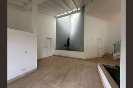 Casa de condomínio à venda com 1200m², 4 quartos e 4 vagasSala
