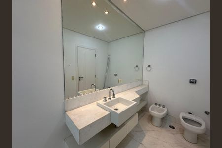 Casa de condomínio à venda com 1200m², 4 quartos e 4 vagasBanheiro da Suíte 3